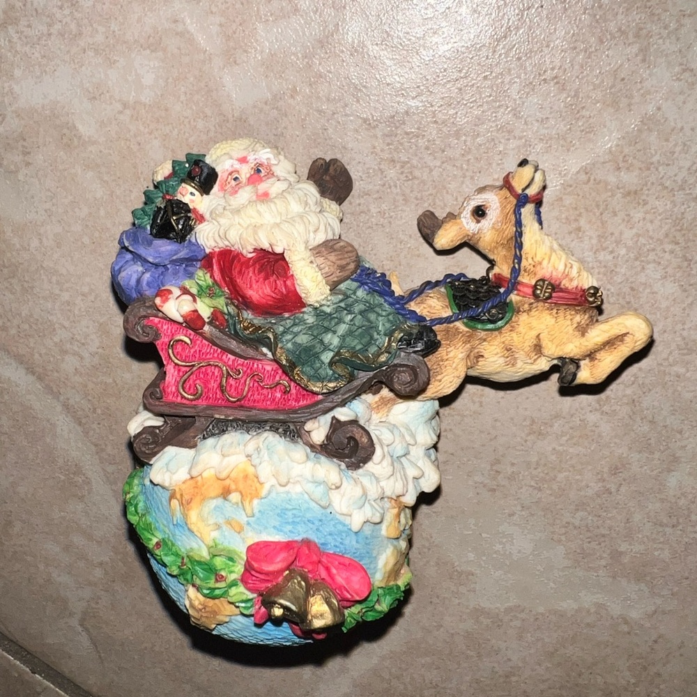 Vintage Possible Dreams Santa and Reindeer Flying Above Earth "Santa Go Round"